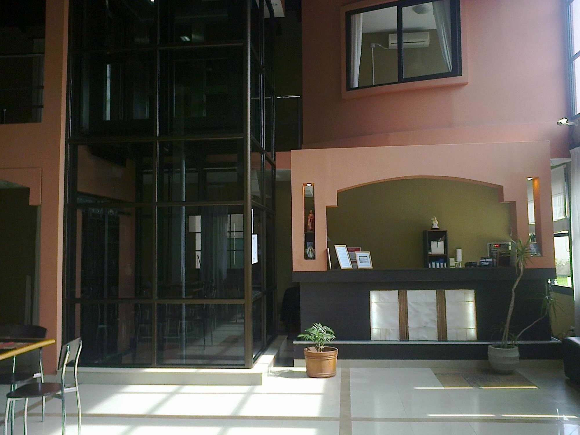 סלטה Hotel Aybal מראה חיצוני תמונה