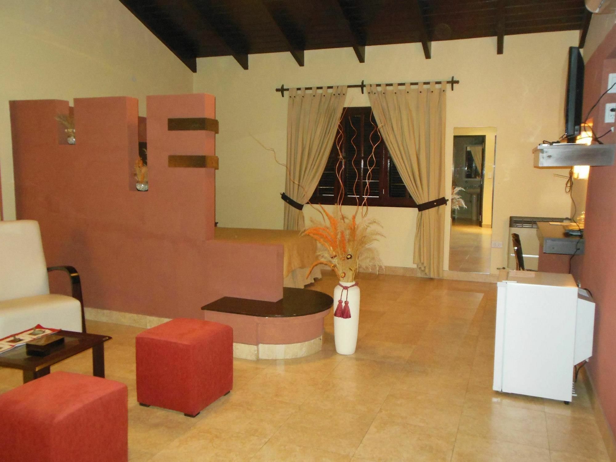 סלטה Hotel Aybal מראה חיצוני תמונה